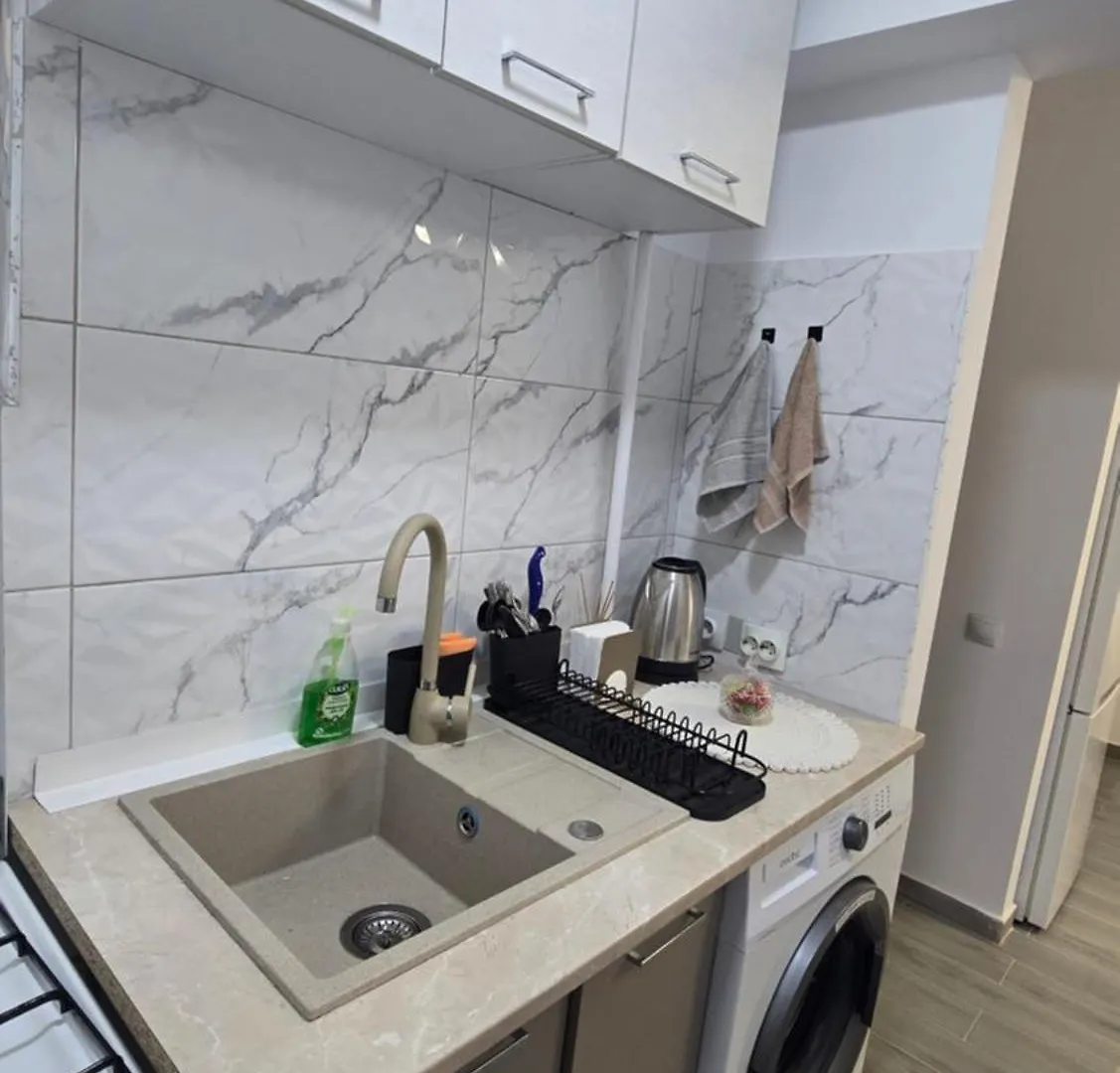 2 Room Apartment 15 Minutes From Unirii Bucharest Romania